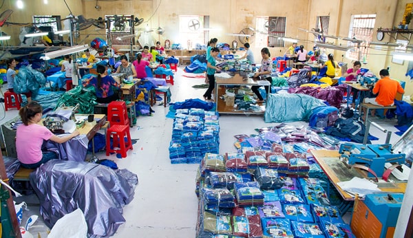 Việt Tỷ - Cơ sở sản xuất áo mưa tại TPHCM uy tín, chất lượng