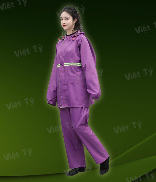 Áo mưa bộ Việt Tỷ với kiểu dáng thời trang, nhiều màu sắc đa dạng, phù hợp với nhiều lứa tuổi, giới tính, phù hợp cho các nhãn hàng lựa chọn